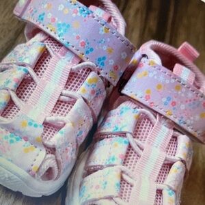 Super easy perfect and design girls cute shoes